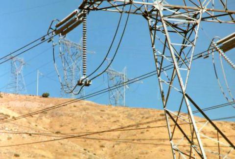 Изоляция ВЛ, металлическая анкерная опора, фаза расщеплена на два провода.